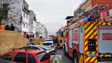 Photo of Un incendio de contadores obliga a desalojar a 13 personas en San Juan de Aznalfarache