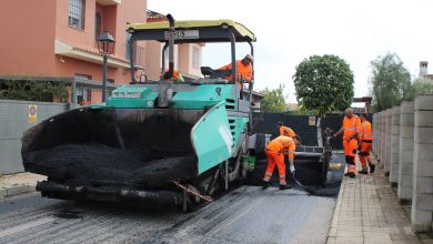 Photo of Se retoman los trabajos de asfaltado en las calles de Gines tras el parón obligado por las lluvias