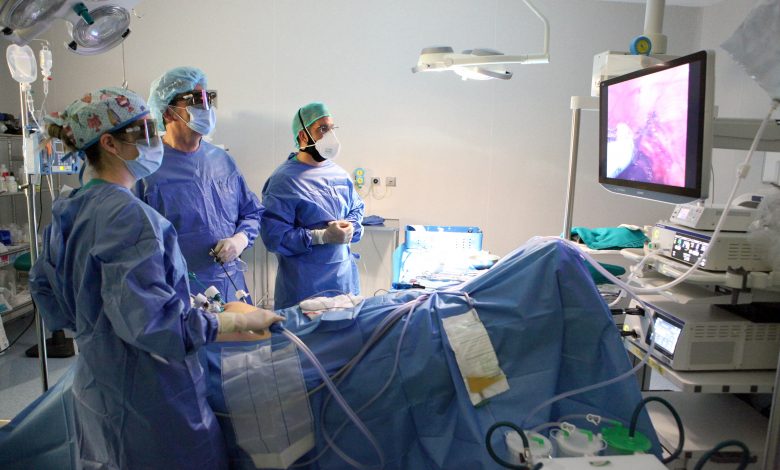 Photo of El Hospital San Juan de Dios del Aljarafe reduce sus listas de espera quirúrgica al 52% en los últimos dos meses