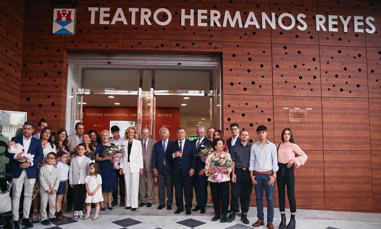 Photo of Carmen Herrera inaugura el nuevo Teatro Municipal Hermanos Reyes en Castilleja de la Cuesta